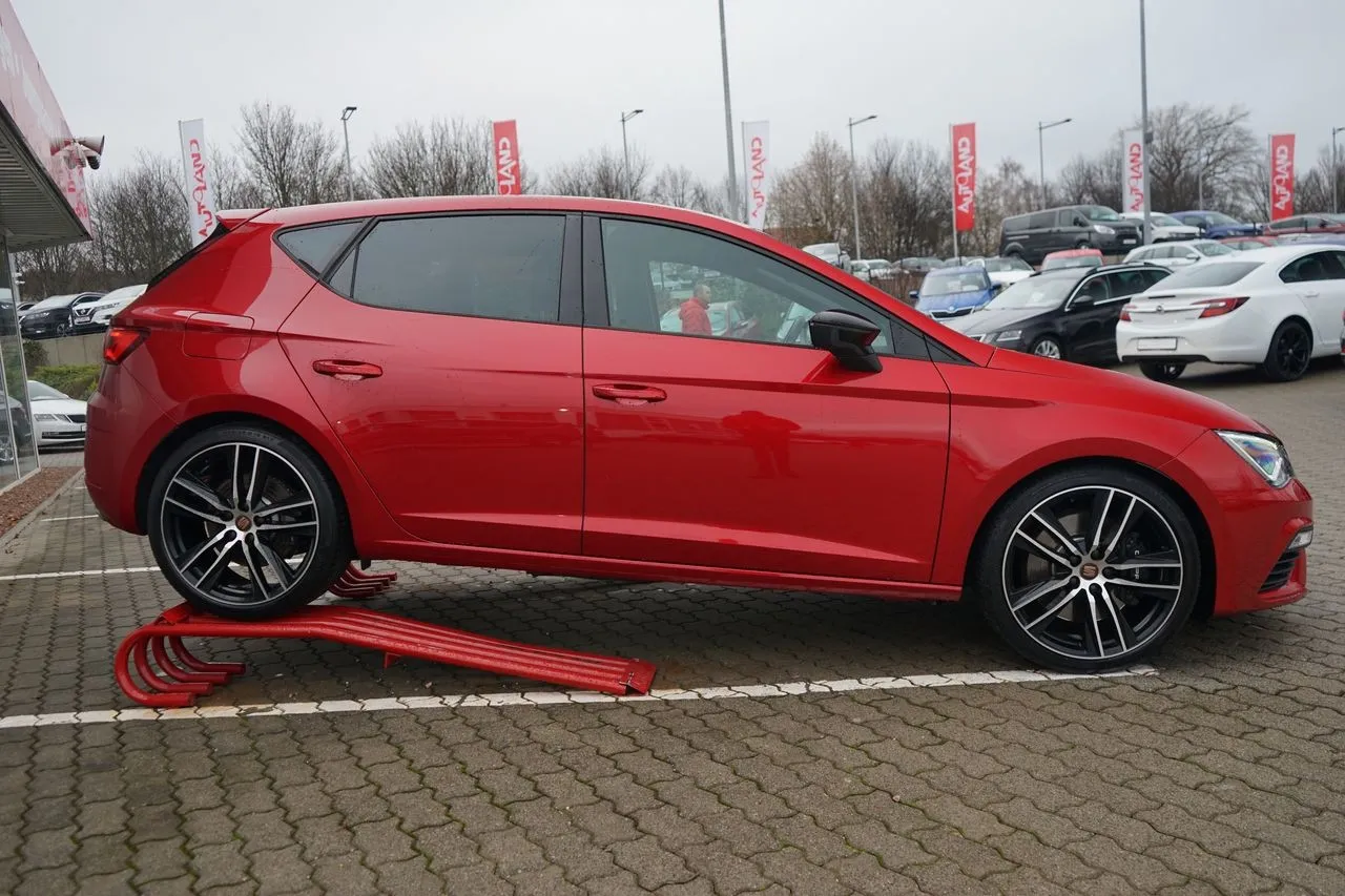 Seat Leon 2.0 TSI DSG Cupra 290...  Image 3