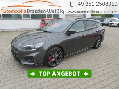 Ford Focus TURNIER 2,3 ST*STYLING PAKET*PERFORMANCE*