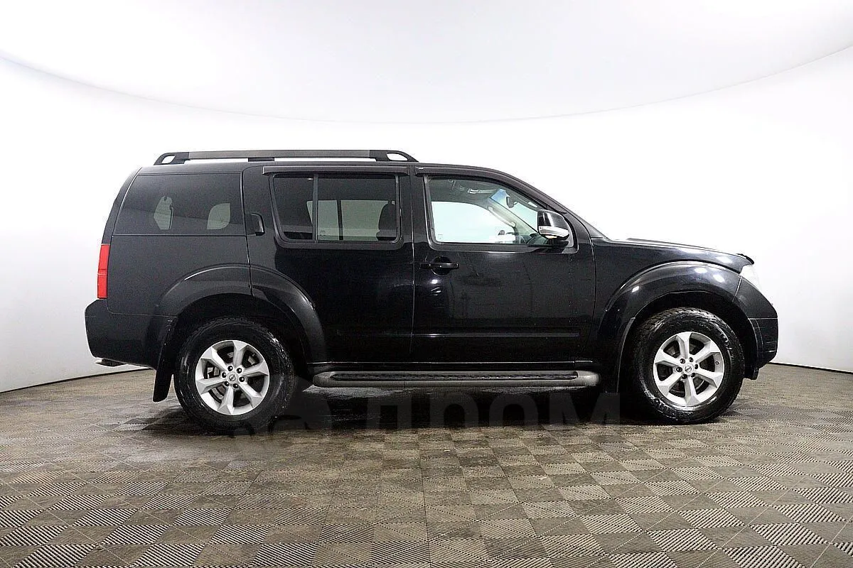 Nissan Pathfinder Image 4